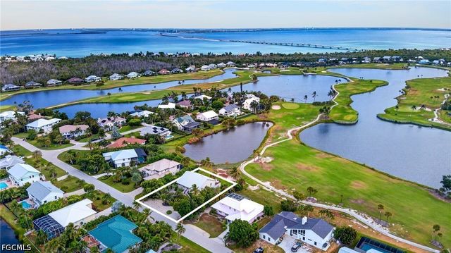 9076 Mockingbird DR, Sanibel, FL 33957