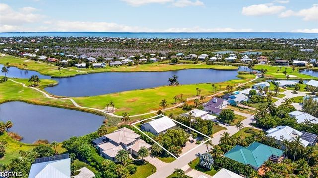 9076 Mockingbird DR, Sanibel, FL 33957
