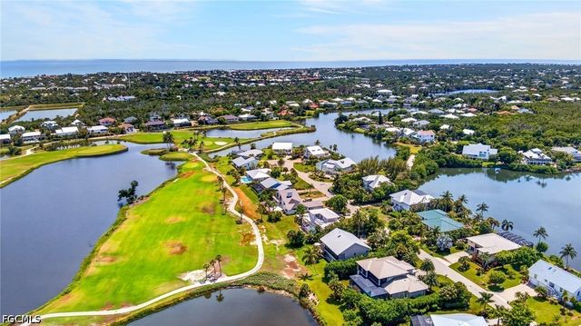 9076 Mockingbird DR, Sanibel, FL 33957