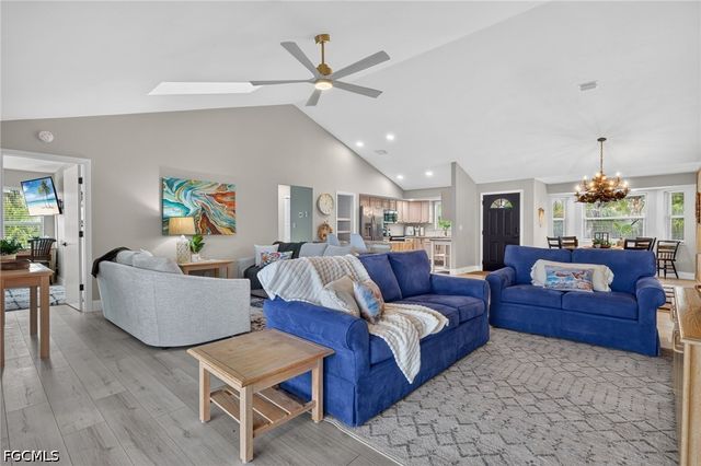 9076 Mockingbird DR, Sanibel, FL 33957