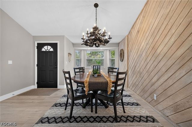 9076 Mockingbird DR, Sanibel, FL 33957