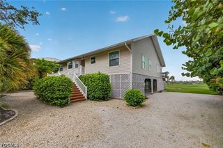 9076 Mockingbird DR, Sanibel, FL 33957
