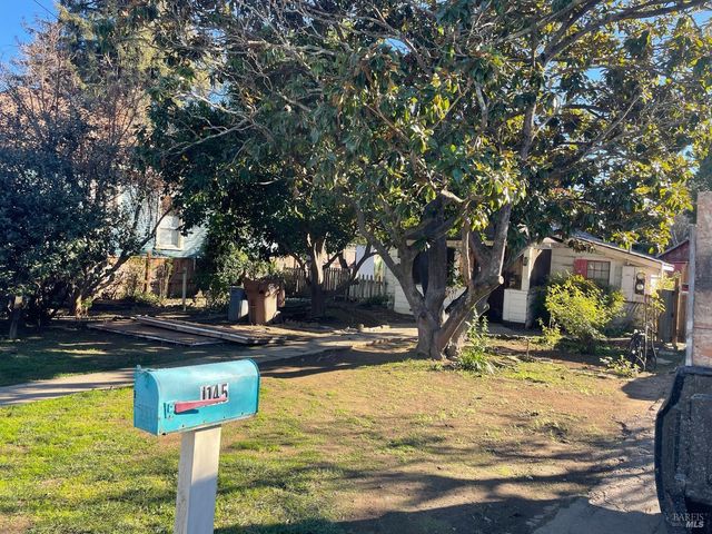 1145 Eggleston St, Napa, CA 94559