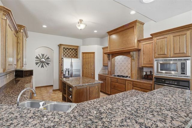 600 NW 160th Street, Edmond, OK 73013