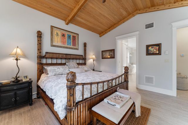 1002 SE Riverside Drive, Stuart, FL 34996