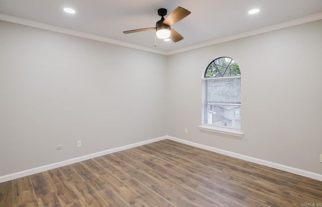 14 Marble Ct, Little Rock, AR 72212