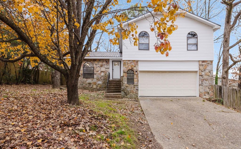 14 Marble Ct, Little Rock, AR 72212