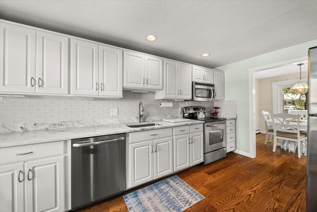 14 Cedarledge Vlg 14, Cohasset, MA 02025