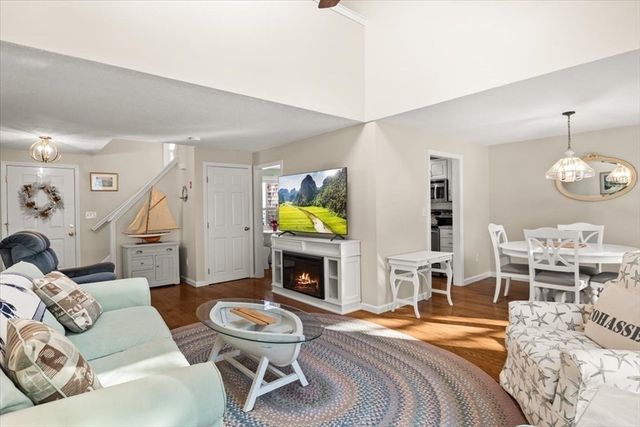 14 Cedarledge Vlg 14, Cohasset, MA 02025