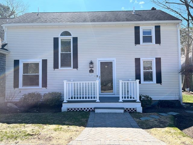 14 Cedarledge Vlg 14, Cohasset, MA 02025