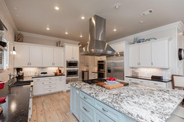 5950 Keith Rd, Lumberton, TX 77657