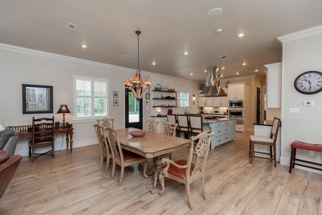 5950 Keith Rd, Lumberton, TX 77657