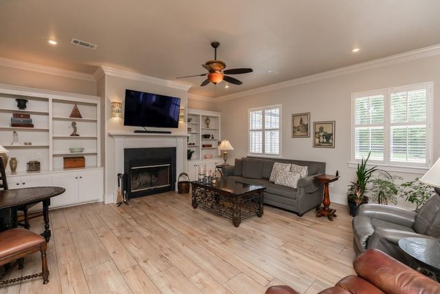 5950 Keith Rd, Lumberton, TX 77657