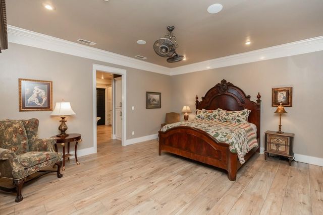 5950 Keith Rd, Lumberton, TX 77657