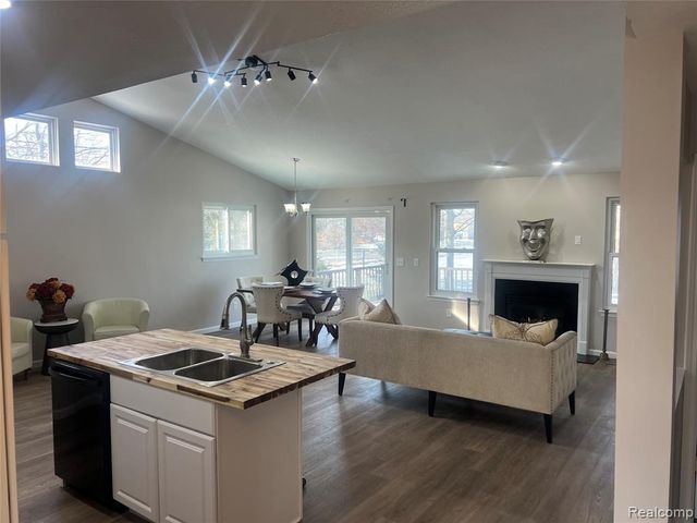 37378 Amhurst Drive, Westland, MI 48185