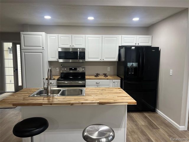 37378 Amhurst Drive, Westland, MI 48185