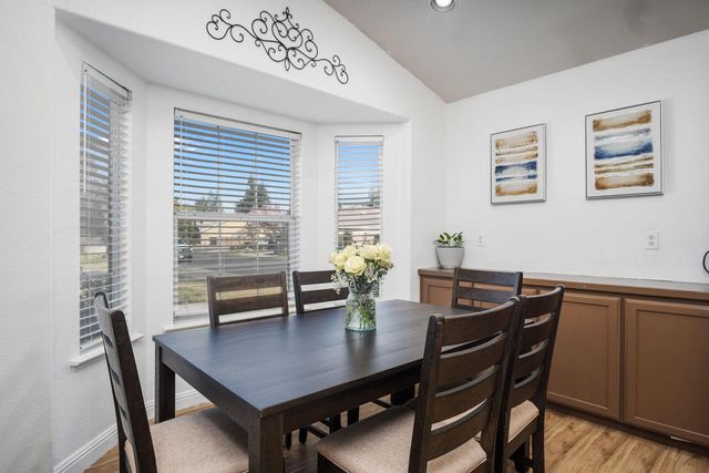 2417 E Omaha Avenue, Fresno, CA 93720