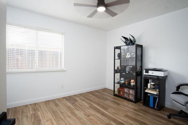 2417 E Omaha Avenue, Fresno, CA 93720