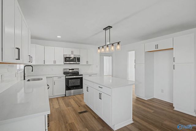 839 Isom Road, Guntersville, AL 35976