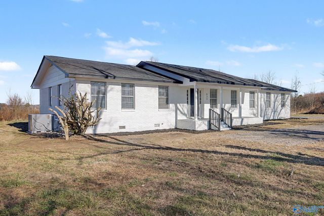 839 Isom Road, Guntersville, AL 35976