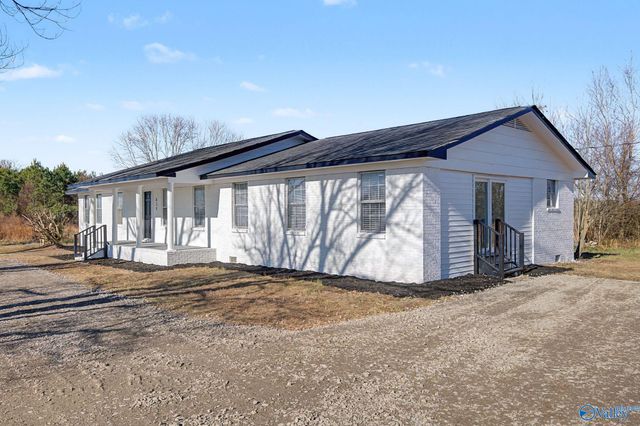 839 Isom Road, Guntersville, AL 35976