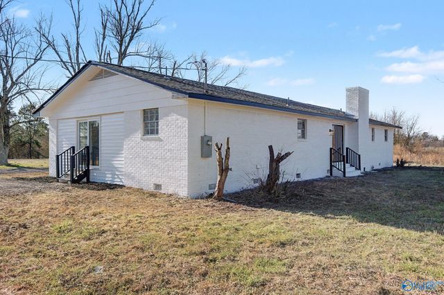 839 Isom Road, Guntersville, AL 35976