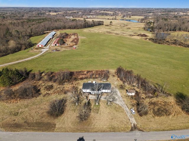 839 Isom Road, Guntersville, AL 35976