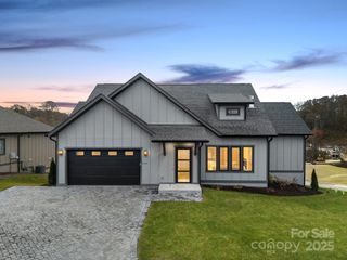 324 Avery Trail Drive 26, Arden, NC 28704