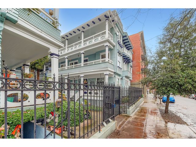 2127 Nw IRVING St 202, Portland, OR 97210