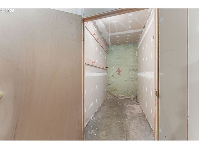 2127 Nw IRVING St 202, Portland, OR 97210