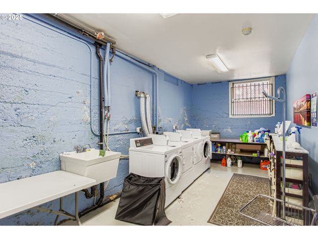 2127 Nw IRVING St 202, Portland, OR 97210