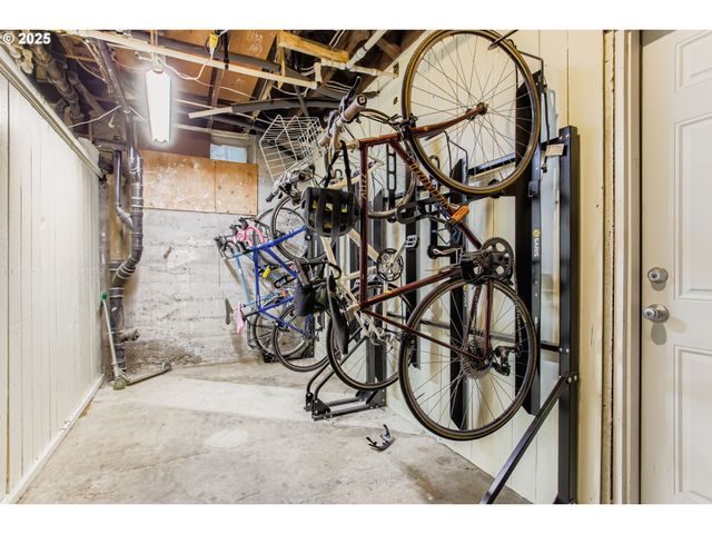 2127 Nw IRVING St 202, Portland, OR 97210