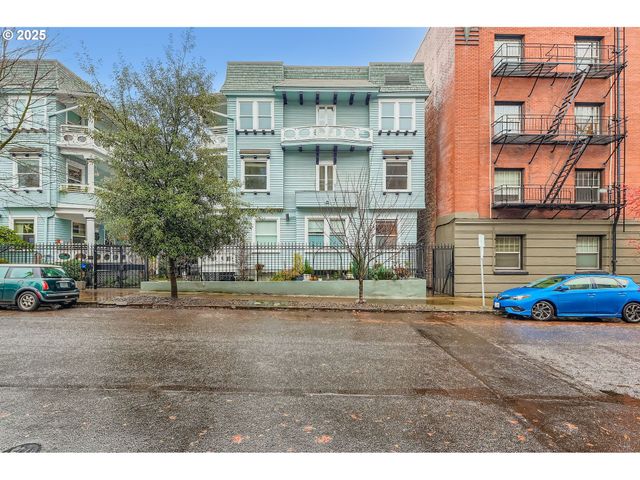 2127 Nw IRVING St 202, Portland, OR 97210