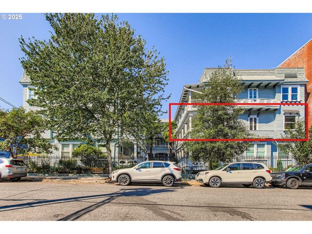 2127 Nw IRVING St 202, Portland, OR 97210