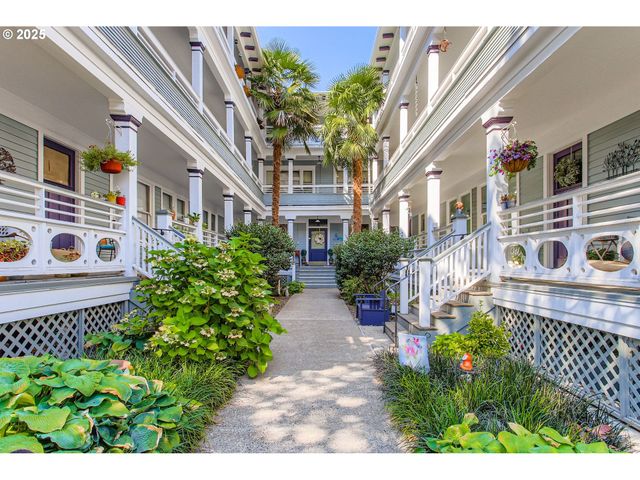 2127 Nw IRVING St 202, Portland, OR 97210