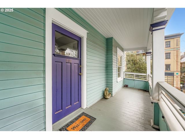 2127 Nw IRVING St 202, Portland, OR 97210