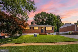 5 HOLLY DR, New Castle, DE 19720