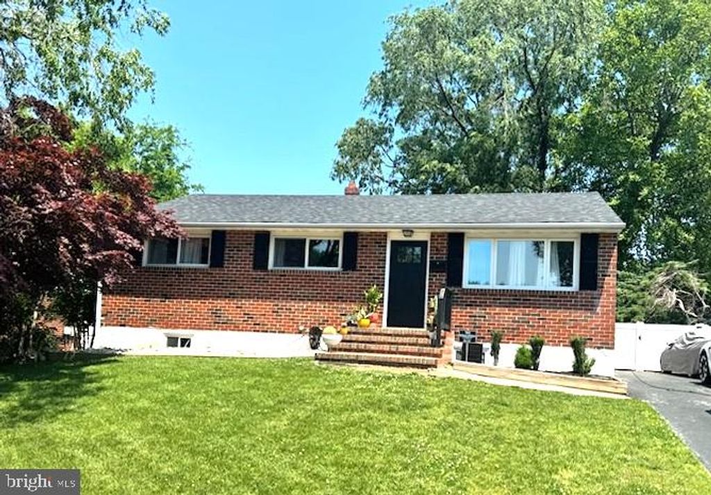 5 HOLLY DR, New Castle, DE 19720
