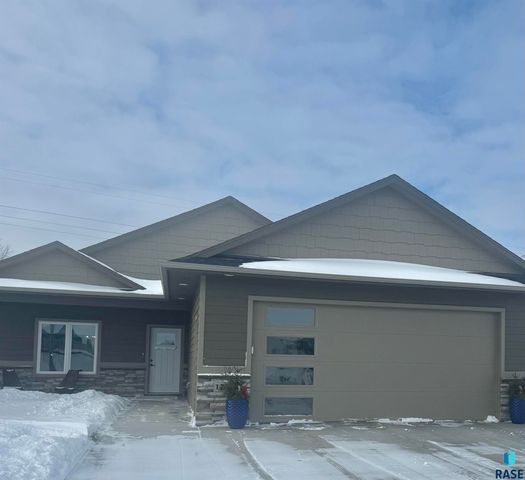 1201 S Foss Ave Avenue, Sioux Falls, SD 57110