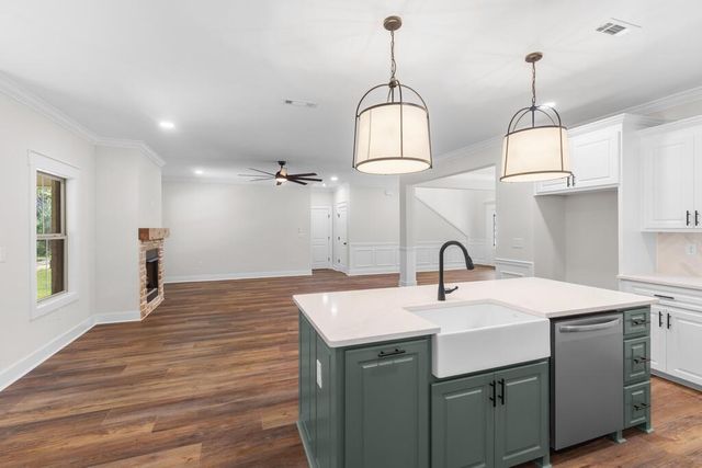 202 Cypress Glade Lane, Midland City, AL 36350