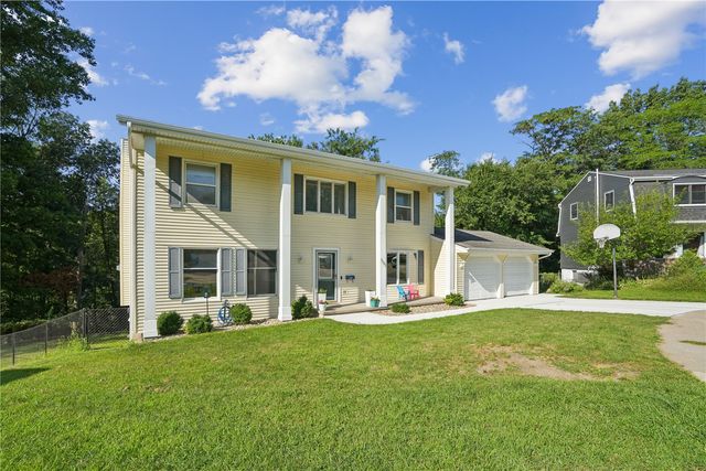 3101 Blue Ridge Court NE, Cedar Rapids, IA 52402
