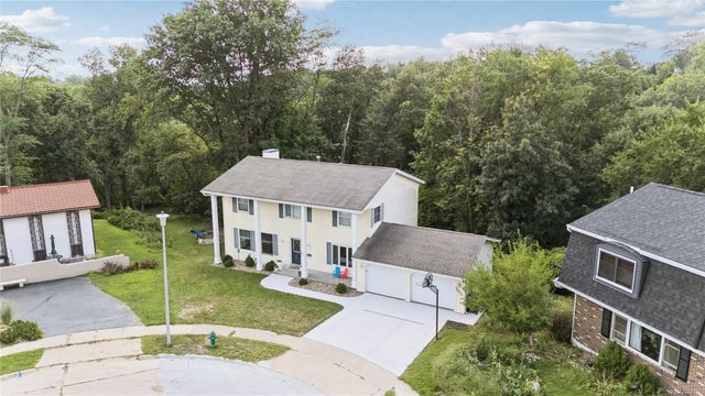 3101 Blue Ridge Court NE, Cedar Rapids, IA 52402