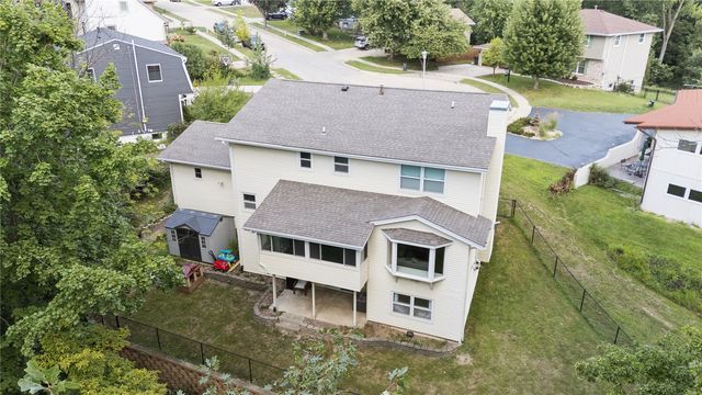 3101 Blue Ridge Court NE, Cedar Rapids, IA 52402