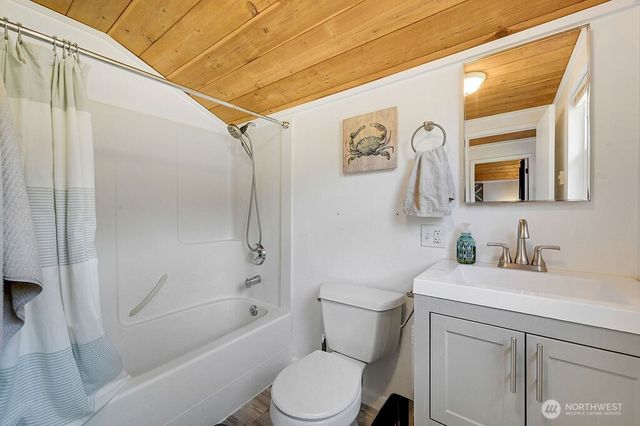 3740 Paradise Bay Rd, Port Ludlow, WA 98365