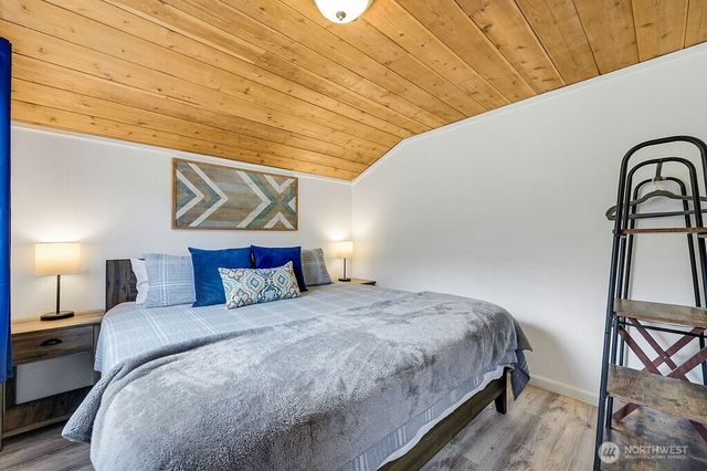 3740 Paradise Bay Rd, Port Ludlow, WA 98365