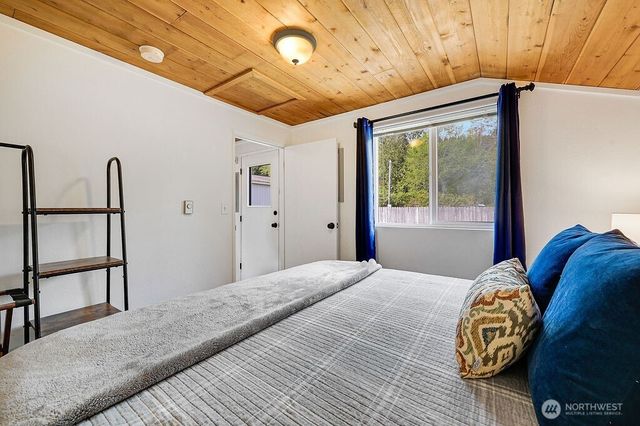 3740 Paradise Bay Rd, Port Ludlow, WA 98365