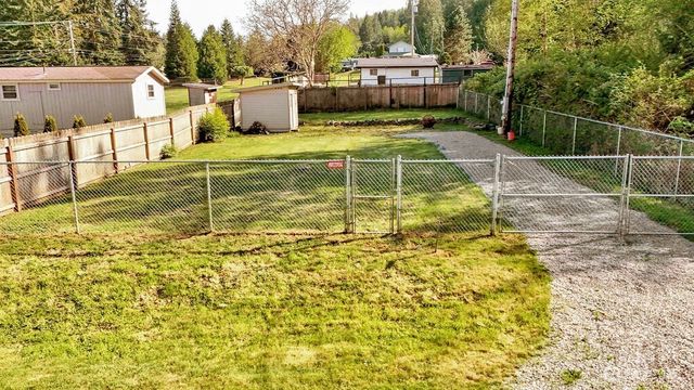 3740 Paradise Bay Rd, Port Ludlow, WA 98365