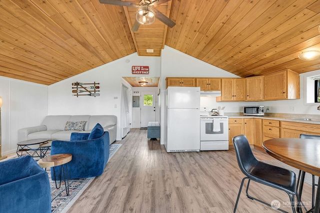 3740 Paradise Bay Rd, Port Ludlow, WA 98365
