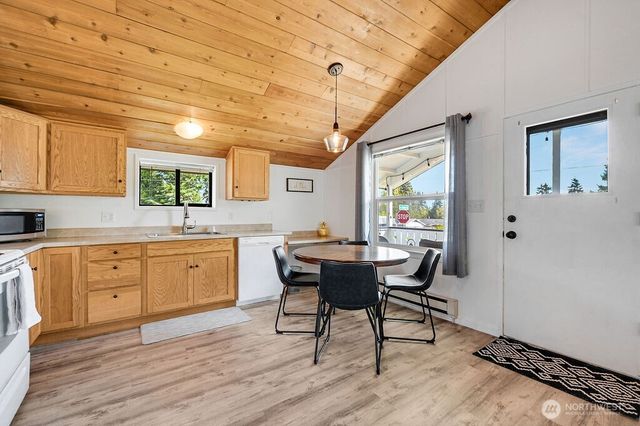 3740 Paradise Bay Rd, Port Ludlow, WA 98365