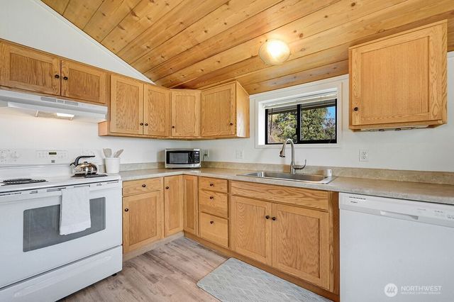 3740 Paradise Bay Rd, Port Ludlow, WA 98365